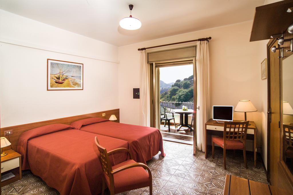 Hotel delle Palme Letojanni Esterno foto