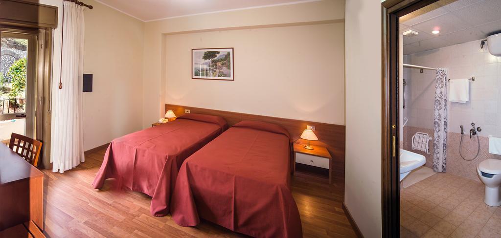 Hotel delle Palme Letojanni Esterno foto